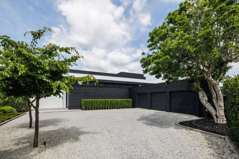 Photo of property in 92 Braid Road, St Andrews, Hamilton, 3200