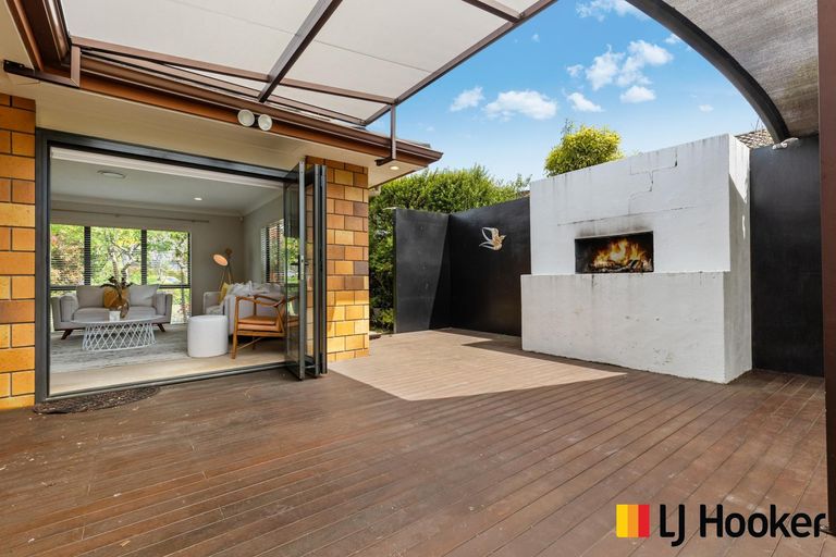 Photo of property in 11 Allerton Place, Wattle Downs, Auckland, 2103