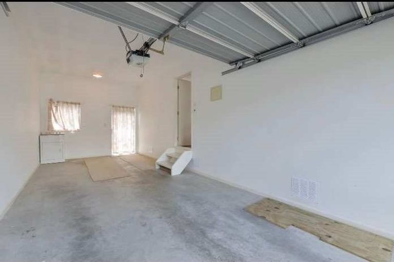 Photo of property in 710a Pakuranga Road, Howick, Auckland, 2010