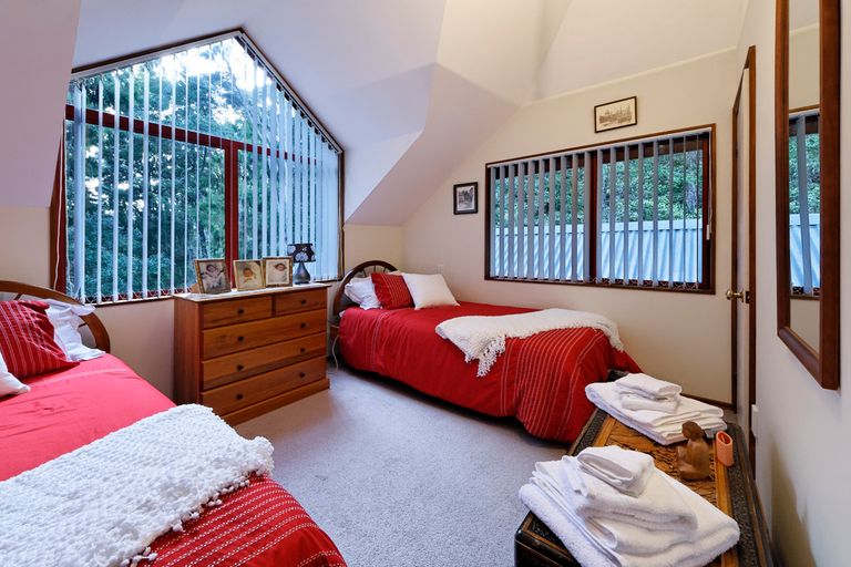 Photo of property in 16 Kauri Loop Road, Oratia, Auckland, 0604