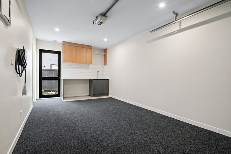 Photo of property in 6 Babos Avenue, Kumeu, 0810