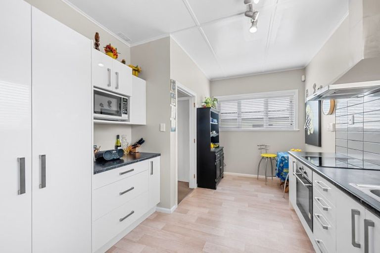 Photo of property in 356 Cambridge Terrace, Naenae, Lower Hutt, 5011