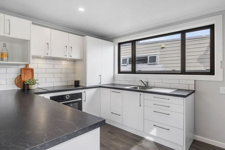 Photo of property in 280 Oxford Street, South Dunedin, Dunedin, 9012