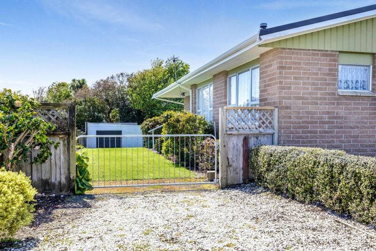 Photo of property in 37 Clifton Drive, Waitara, 4320