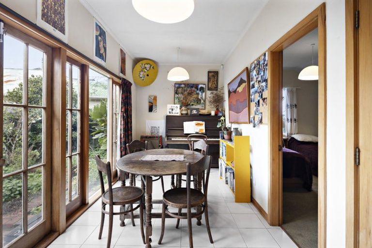 Photo of property in 157 Marine Parade, Eastbourne, Lower Hutt, 5013