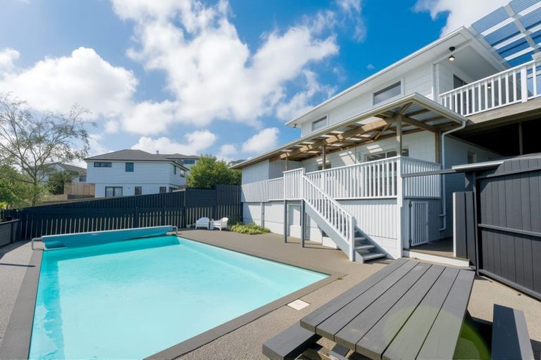 Photo of property in 34 Cyclarama Crescent, Massey, Auckland, 0614