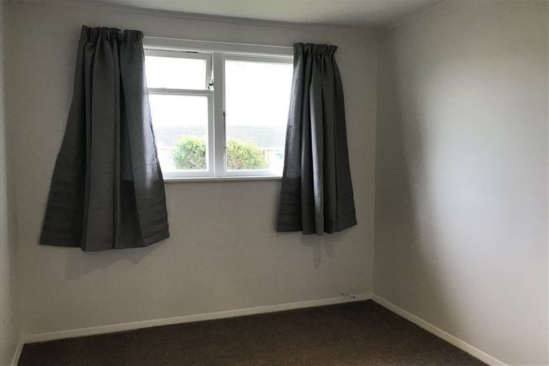 Photo of property in 8 Cheshire Street, Cannons Creek, Porirua, 5024