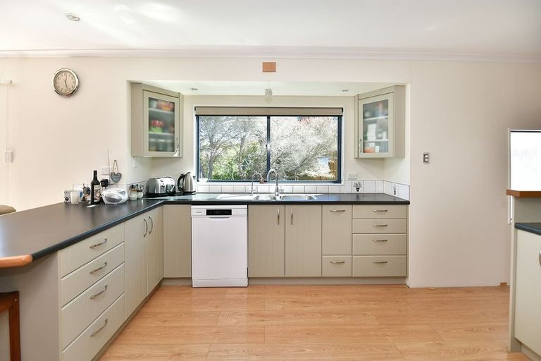 Photo of property in 17 Hammond Avenue, Hatfields Beach, Orewa, 0931