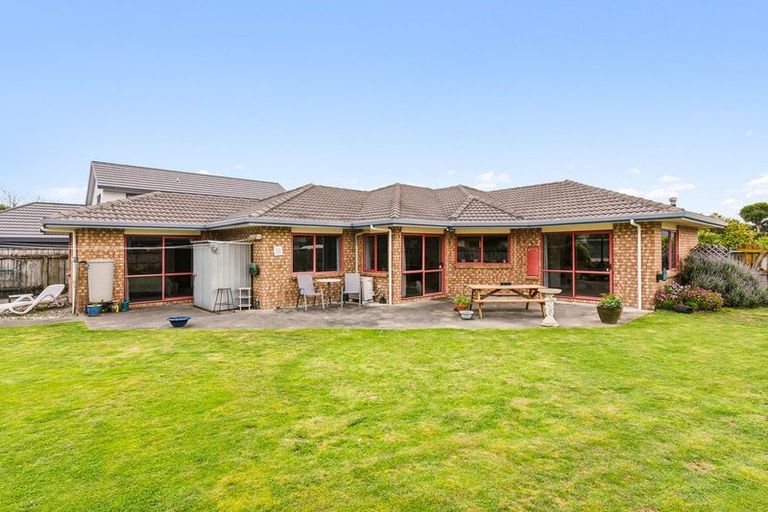 Photo of property in 15 San Priamo Place, Paraparaumu Beach, Paraparaumu, 5032