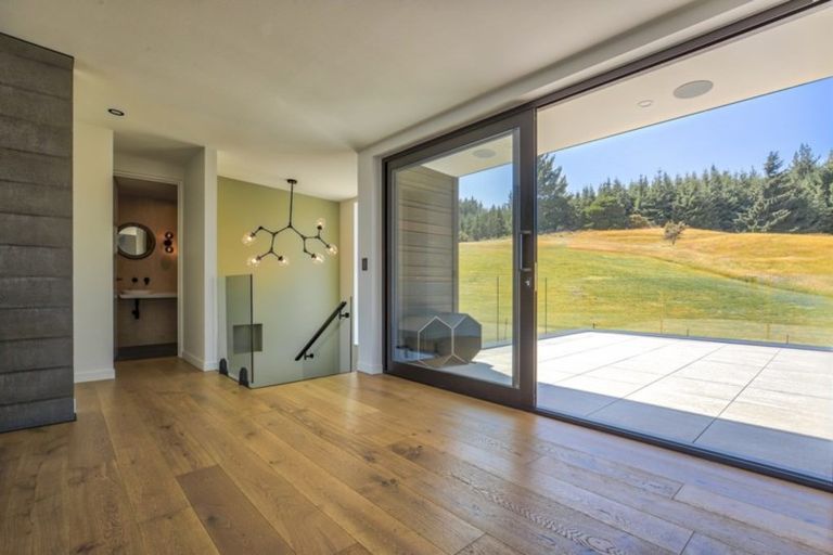 Photo of property in 58 Forest Heights, Wanaka, 9305