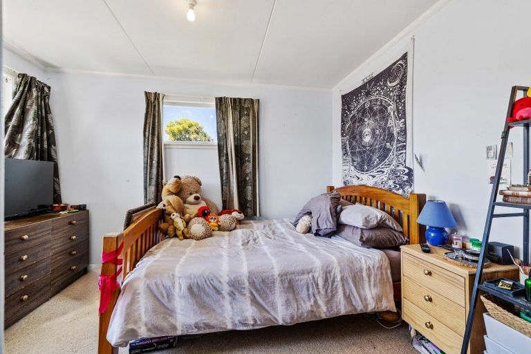 Photo of property in 15 Waterloo Crescent, Hokowhitu, Palmerston North, 4410