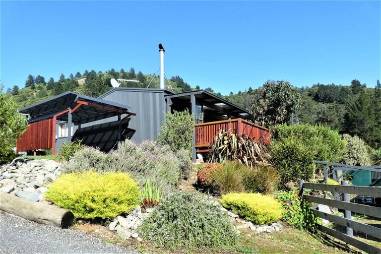 Photo of property in 102 Boons Valley Road, Waikawa, Picton, 7220