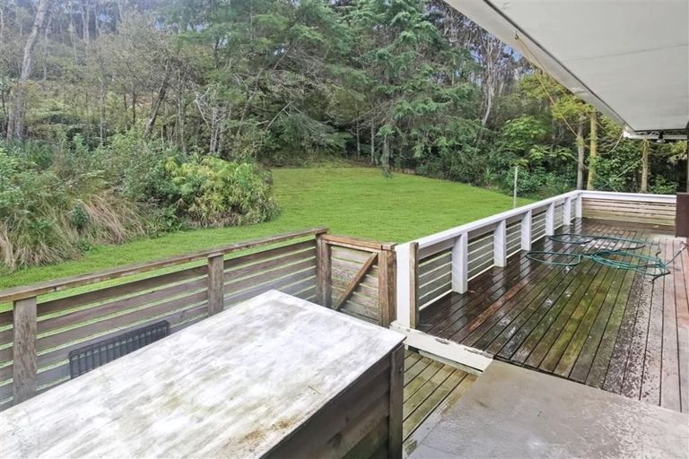 Photo of property in 14 Chenery Road, Red Beach, 0932