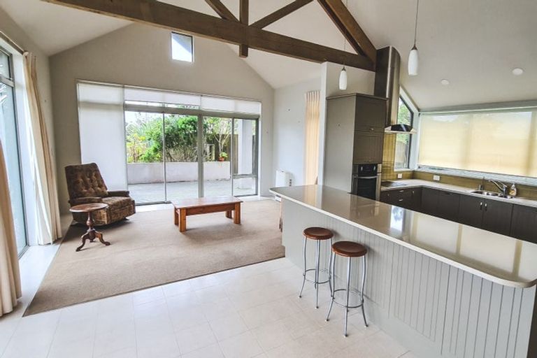 Photo of property in 12 Major Durie Place, Waikanae Beach, Waikanae, 5036