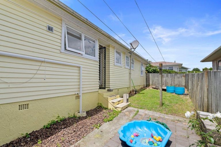 Photo of property in 15 Wharenui Road, Owhata, Rotorua, 3010