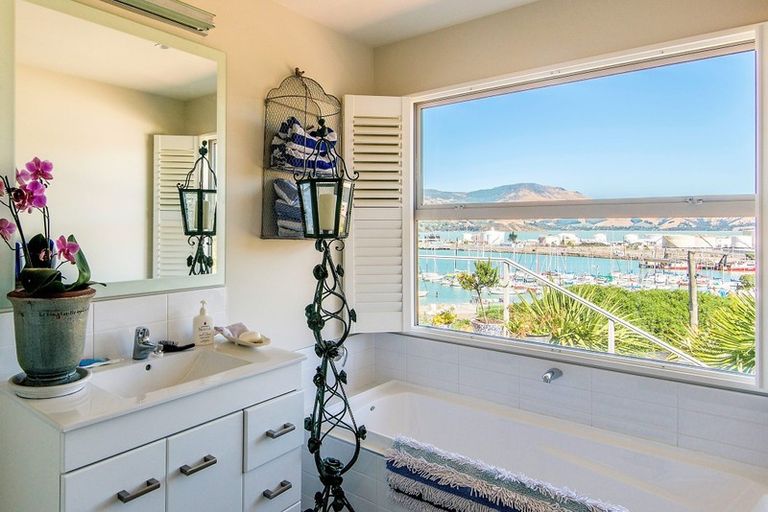 Photo of property in 1 Simeon Quay, Lyttelton, 8082