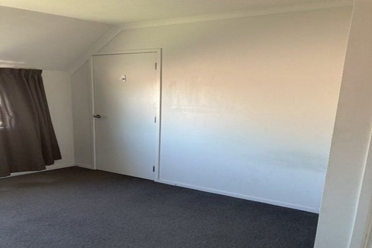 Photo of property in 3c Scotland Place, Hillcrest, Hamilton, 3216