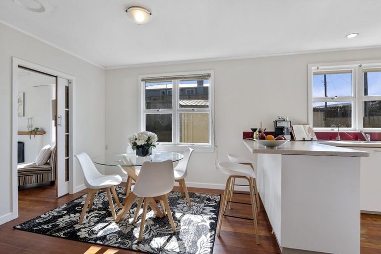 Photo of property in 5 Pembroke Street, Westown, New Plymouth, 4310