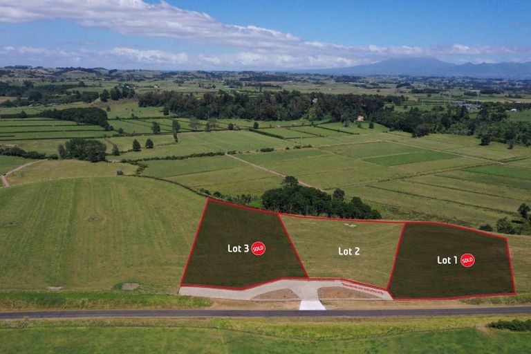 Photo of property in 126a Matarikoriko Road, Brixton, Waitara, 4382