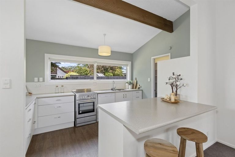 Photo of property in 12 Chatswood Place, Bishopdale, Christchurch, 8051