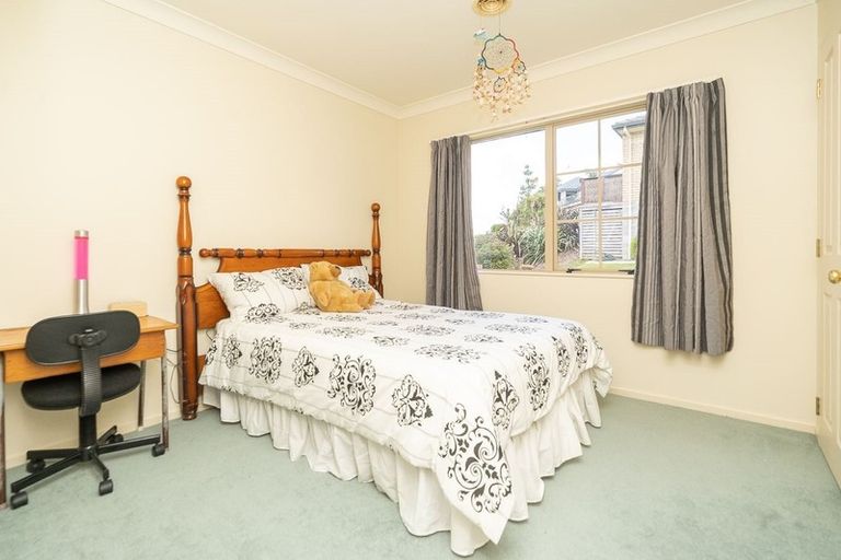 Photo of property in 17 Highgrove Drive, Grandview Heights, Hamilton, 3200