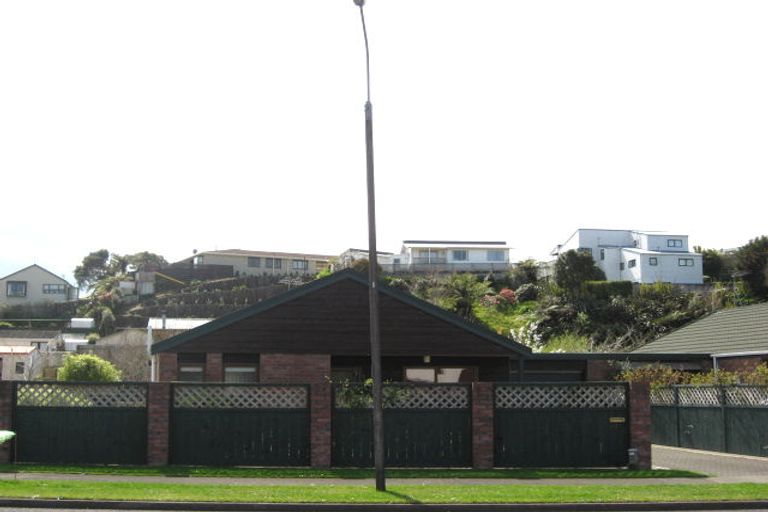 Photo of property in 3 Ainslee Street, Highlands Park, New Plymouth, 4312