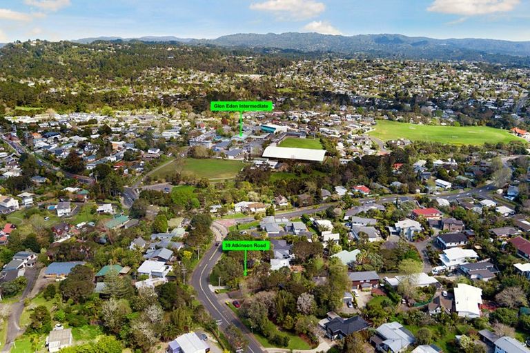 Photo of property in 39a Atkinson Road, Titirangi, Auckland, 0604