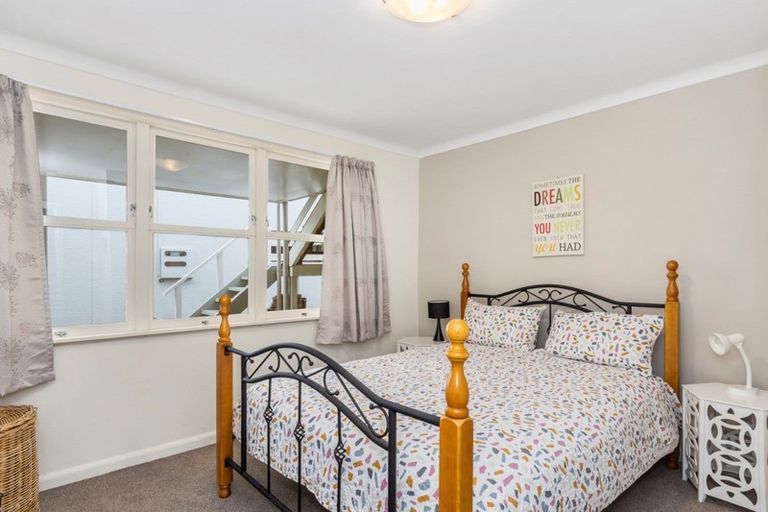 Photo of property in 16 Beach Grove, Omokoroa, 3114