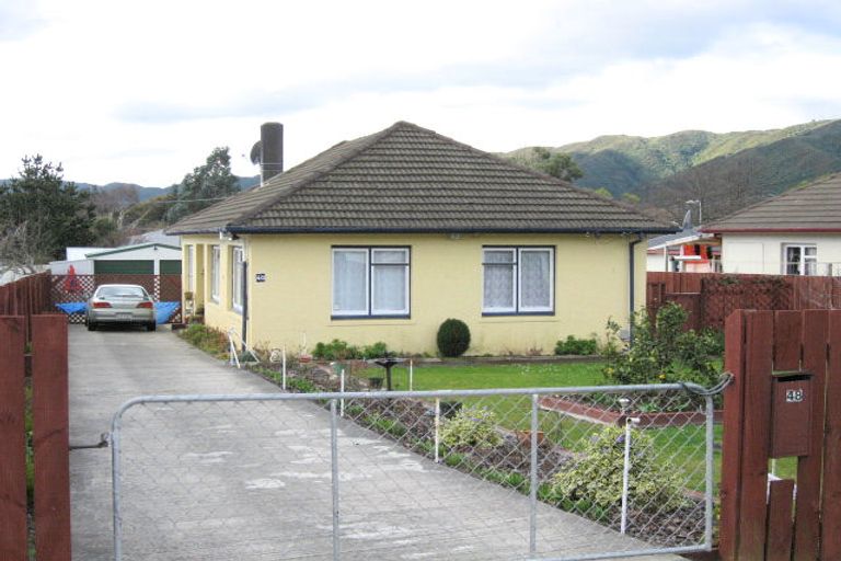 Photo of property in 48 Wainuiomata Road, Wainuiomata, Lower Hutt, 5014