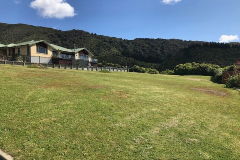 Photo of property in 26 Harbour View Heights, Picton, 7220