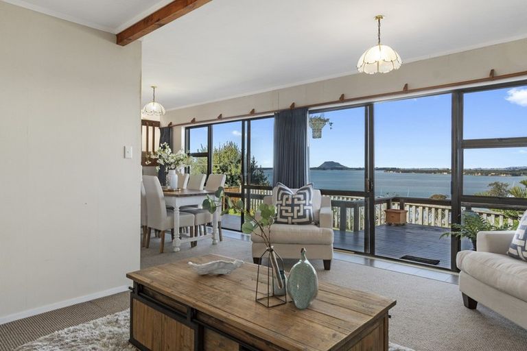 Photo of property in 87 Harbour View Road, Omokoroa, 3114