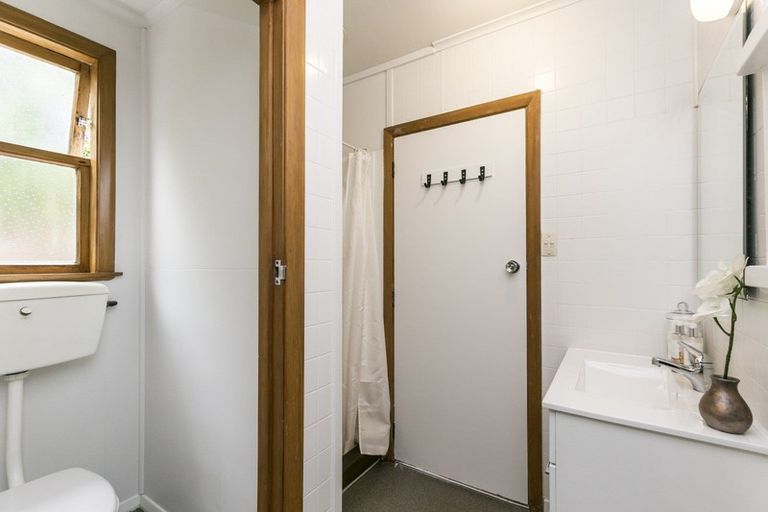 Photo of property in 128 Owhiro Bay Parade, Owhiro Bay, Wellington, 6023