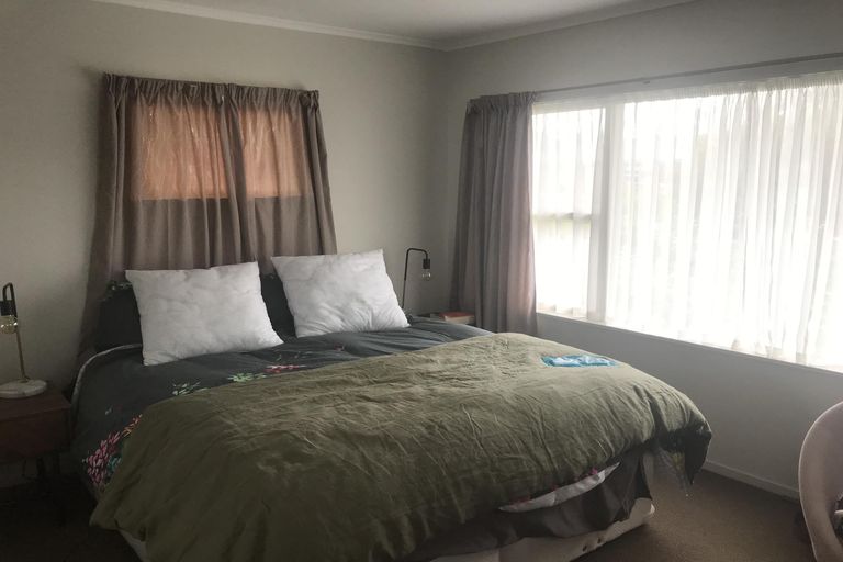 Photo of property in 1/16 Fairway Avenue, Red Beach, 0932