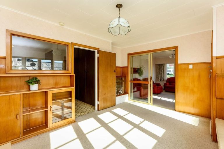 Photo of property in 17 Alberta Road, Glen Avon, New Plymouth, 4312