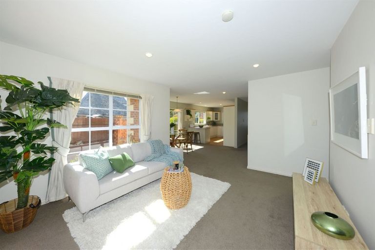 Photo of property in 233 Avonhead Road, Avonhead, Christchurch, 8042