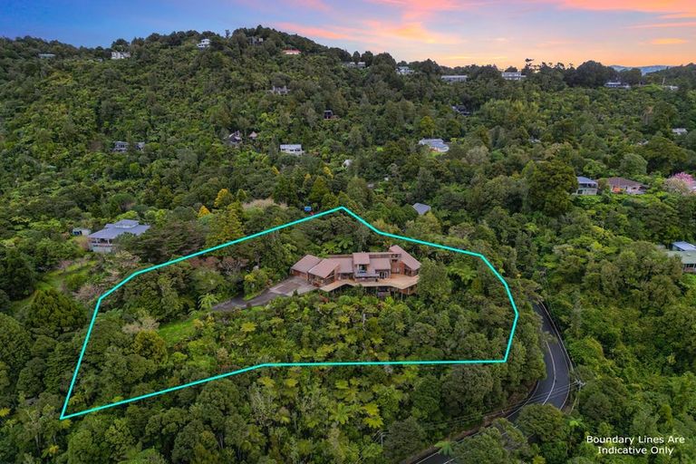 Photo of property in 922 West Coast Road, Waiatarua, Auckland, 0604