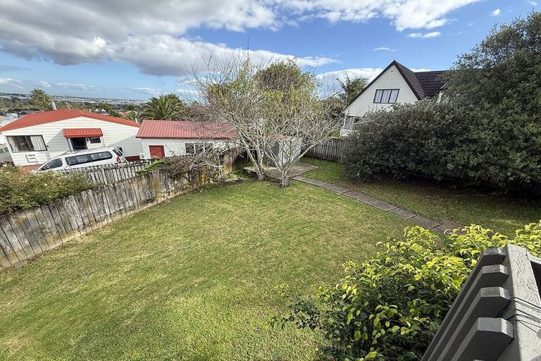Photo of property in 9 Cambric Place, Botany Downs, Auckland, 2010