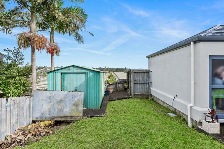 Photo of property in 12 Roy Maloney Drive, Henderson, Auckland, 0612