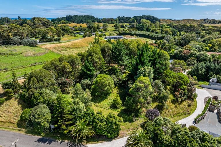 Photo of property in 27 Smithfield Road, Waikanae, 5391