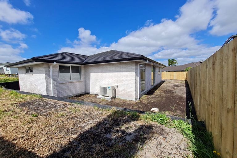 Photo of property in 15 Ocean View Rise, Ruakaka, 0116