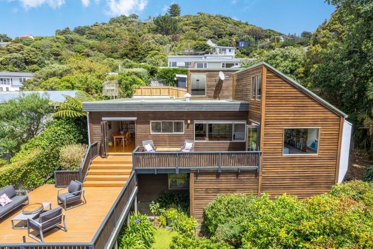 Photo of property in 13 Bayview Road, Paremata, Porirua, 5024