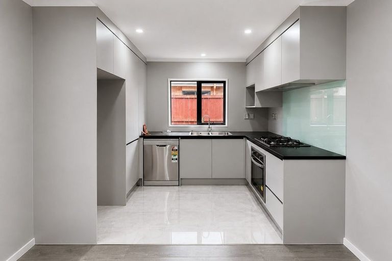 Photo of property in 37 Foxlaw Street, Randwick Park, Auckland, 2105