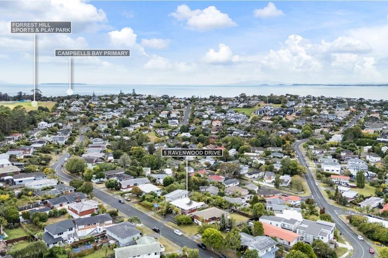 Photo of property in 5 Ravenwood Drive, Forrest Hill, Auckland, 0620