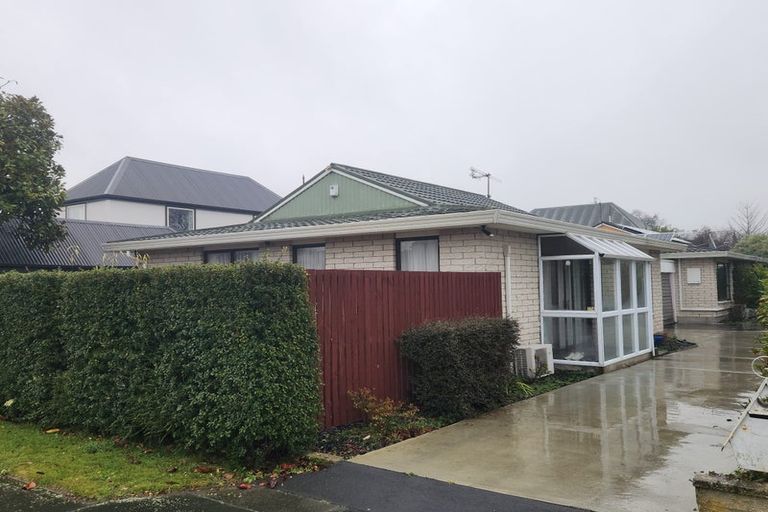 Photo of property in 1/17 Garreg Road, Fendalton, Christchurch, 8052