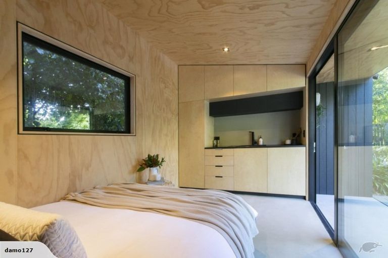 Photo of property in 3 George Avenue, Herald Island, Auckland, 0618