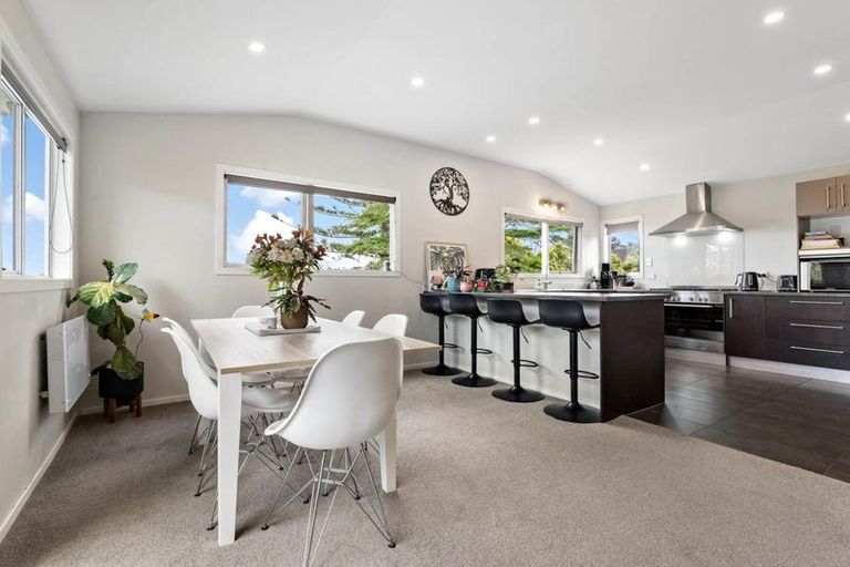 Photo of property in 10 Allender Drive, Torbay, Auckland, 0630