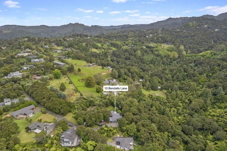 Photo of property in 10 Bendalls Lane, Oratia, Auckland, 0604