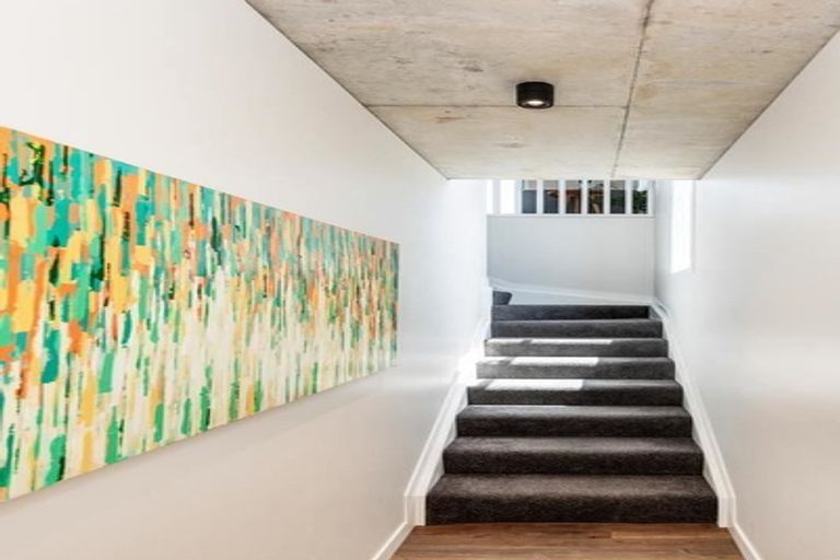 Photo of property in 5/4165 Great North Road, Glen Eden, Auckland, 0602