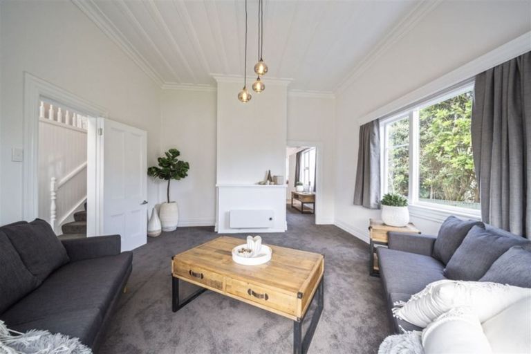 Photo of property in 36 Tawhiti Road, Hawera, 4610