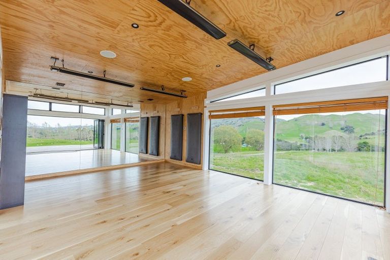 Photo of property in 360a Longbush Road, Hinakura, Masterton, 5884